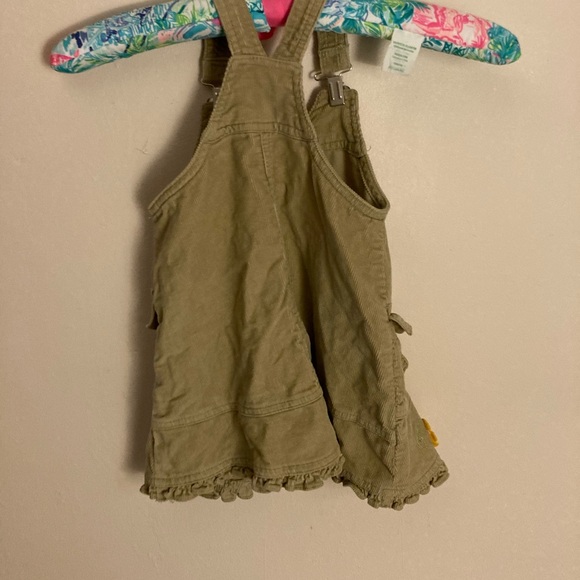 Adorable Floral Overall Dress - Picture 4 of 4